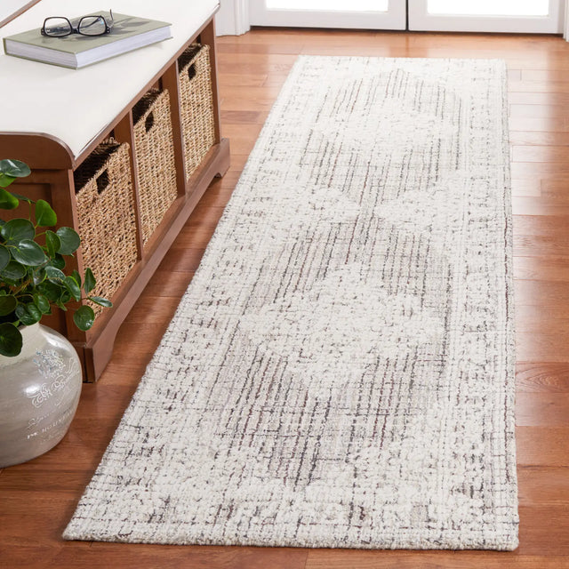 Safavieh Ebony 2'-3" x 9'-0" Rug in Brown / Ivory