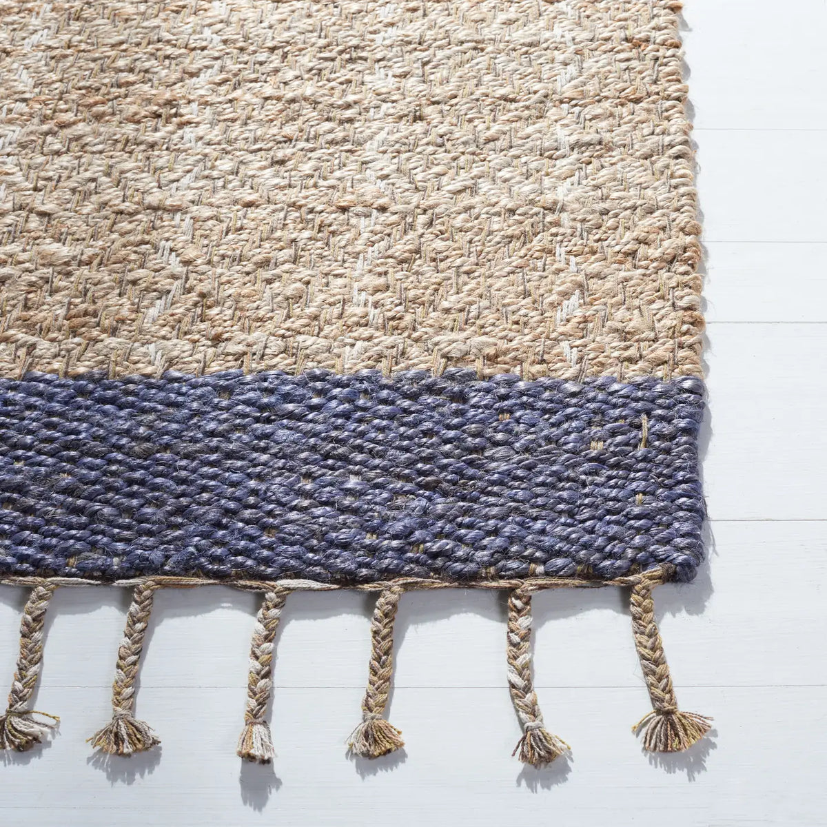 Safavieh Cape Cod 4'-0" x 6'-0" Rug in Natural / Purple