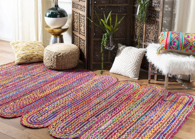 Safavieh Cape Cod 4'-0" x 6'-0" Rug in Red / Multi