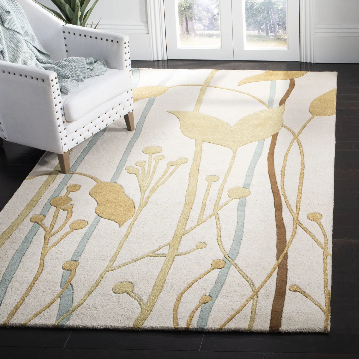 Safavieh Soho 3'-6" x 5'-6" Rug in Beige / Multi