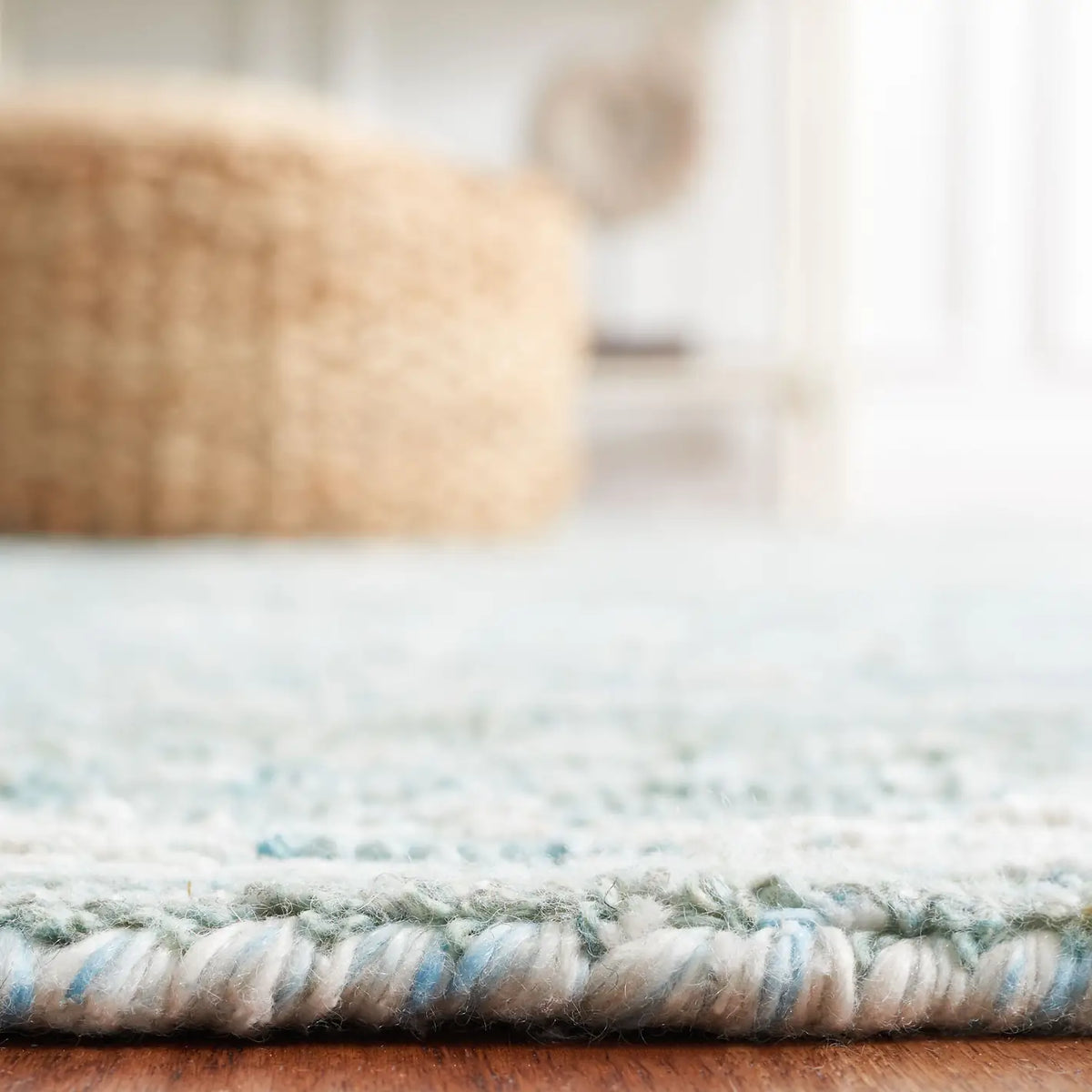 Safavieh Marquee 4'-0" x 6'-0" Rug in Turquoise / Grey