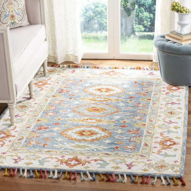Safavieh Aspen 4'-0" x 6'-0" Rug in Blue / Ivory