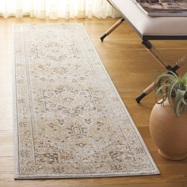 Safavieh Hazel 500 2'-2" x 8'-0" Rug in Beige / Brown