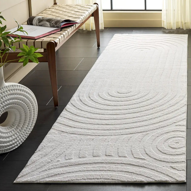 Safavieh Versailles 2'-6" x 8'-0" Rug in Ivory