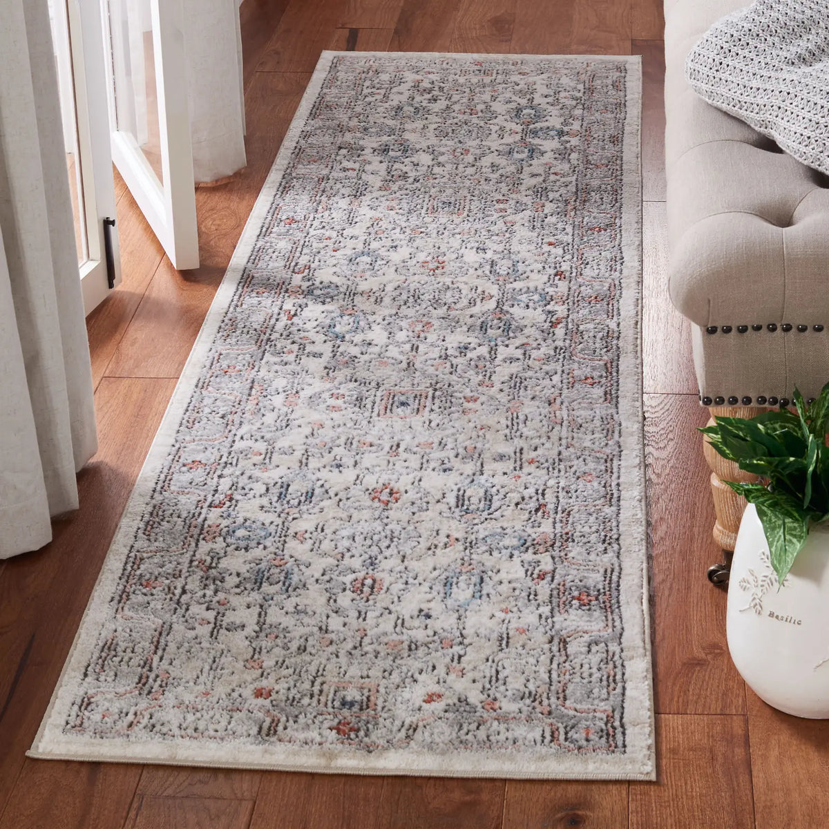 Safavieh Oregon 800 2'-2" x 10'-0" Rug in Grey / Ivory