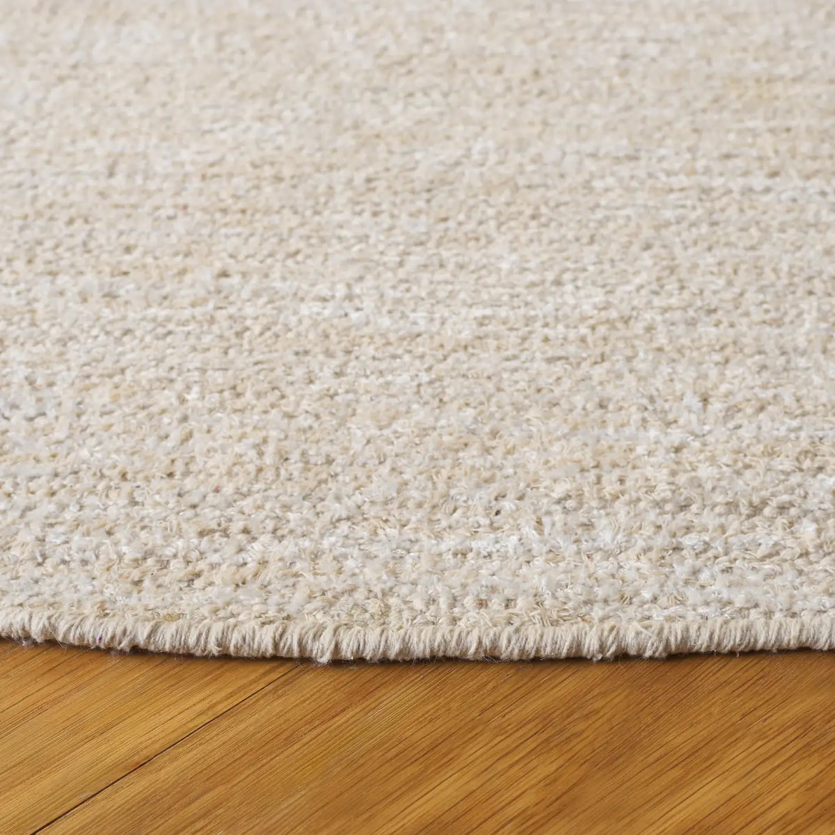 Safavieh Montauk 6'-0" x 6'-0" Rug in Ivory