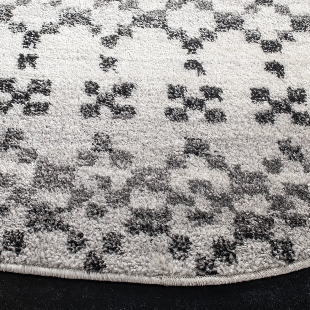 Safavieh Adirondack 7'-0" x 7'-0" Rug in Grey / Ivory