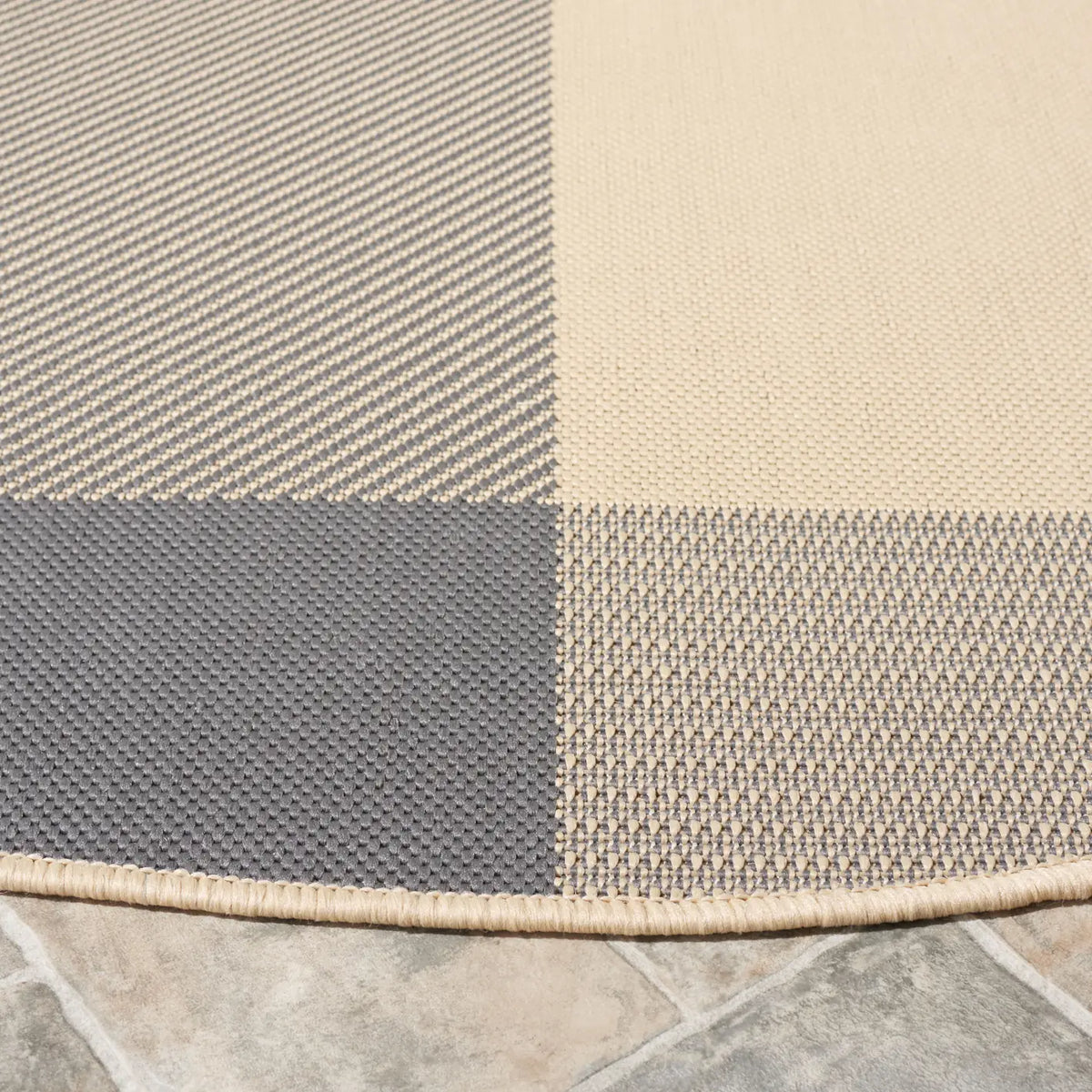 Safavieh Courtyard 6'-7" x 6'-7" Rug in Grey / Bone