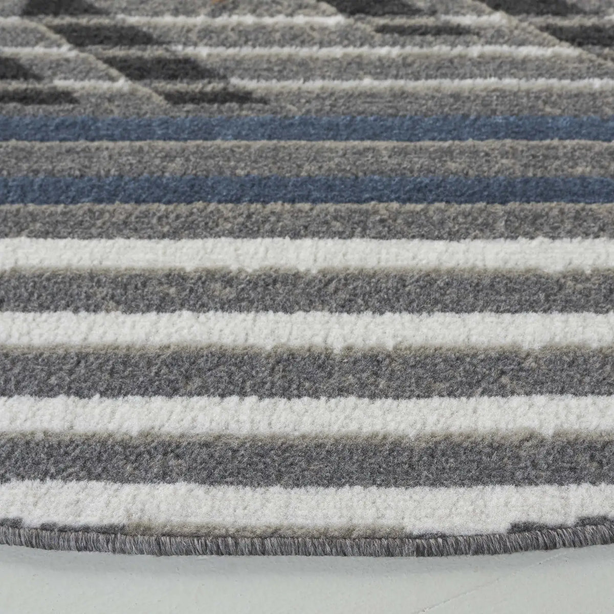 Safavieh Pyramid 6'-7" x 6'-7" Rug in Grey / Blue Ivory