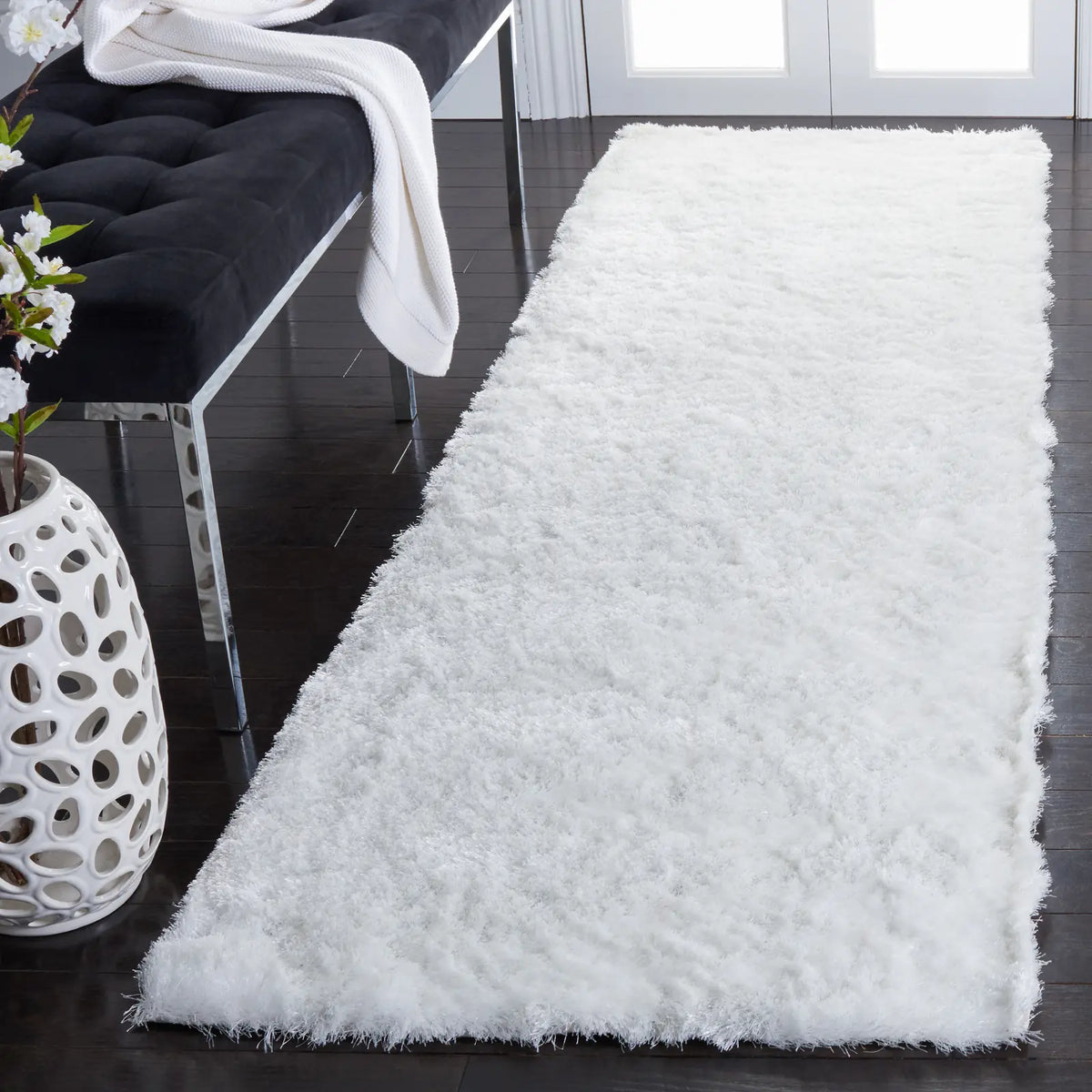 Safavieh Shag 2'-3" x 8'-0" Rug in Ivory
