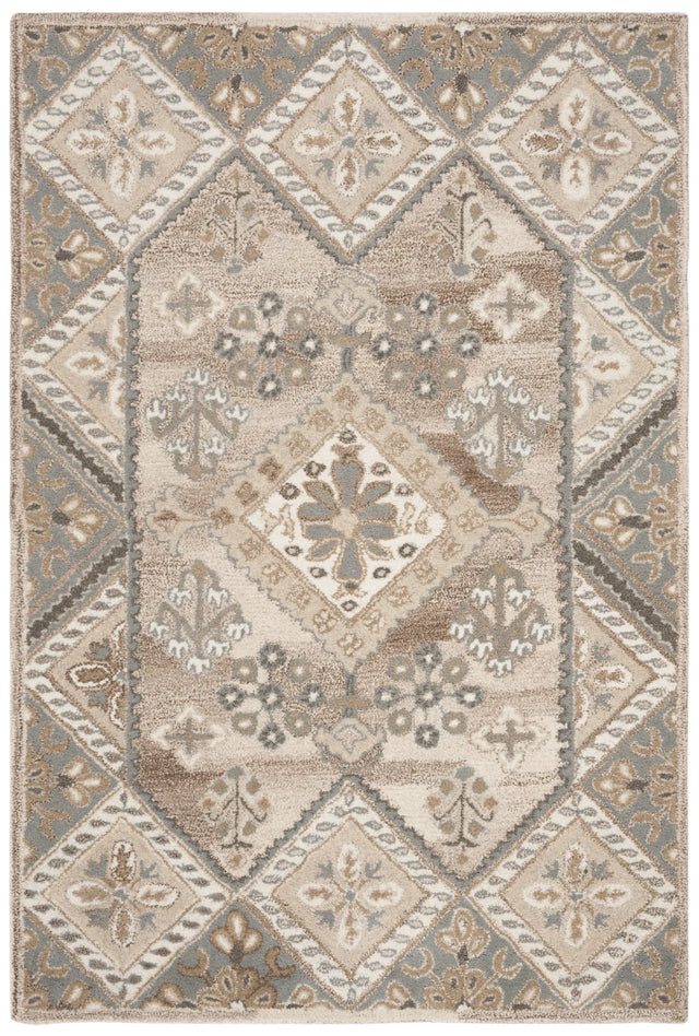 Safavieh Wyndham 5'-0" x 8'-0" Rug in Ivory / Grey