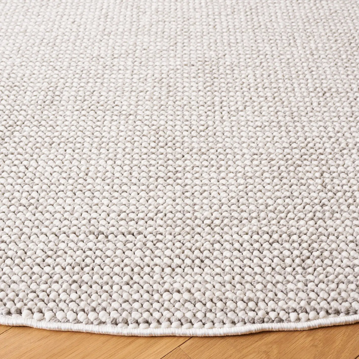 Safavieh Lotus 6'-7" x 6'-7" Rug in Light Grey / Ivory