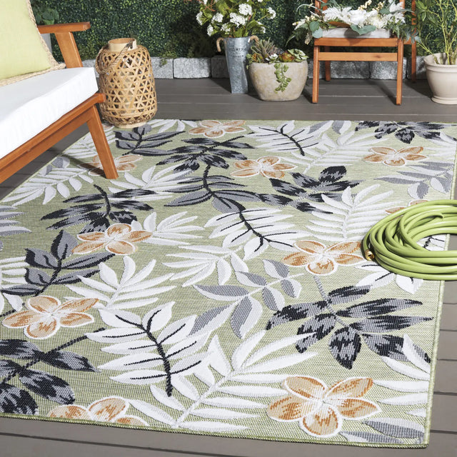 Safavieh Cabana 4'-0" x 6'-0" Rug in Olive / Grey