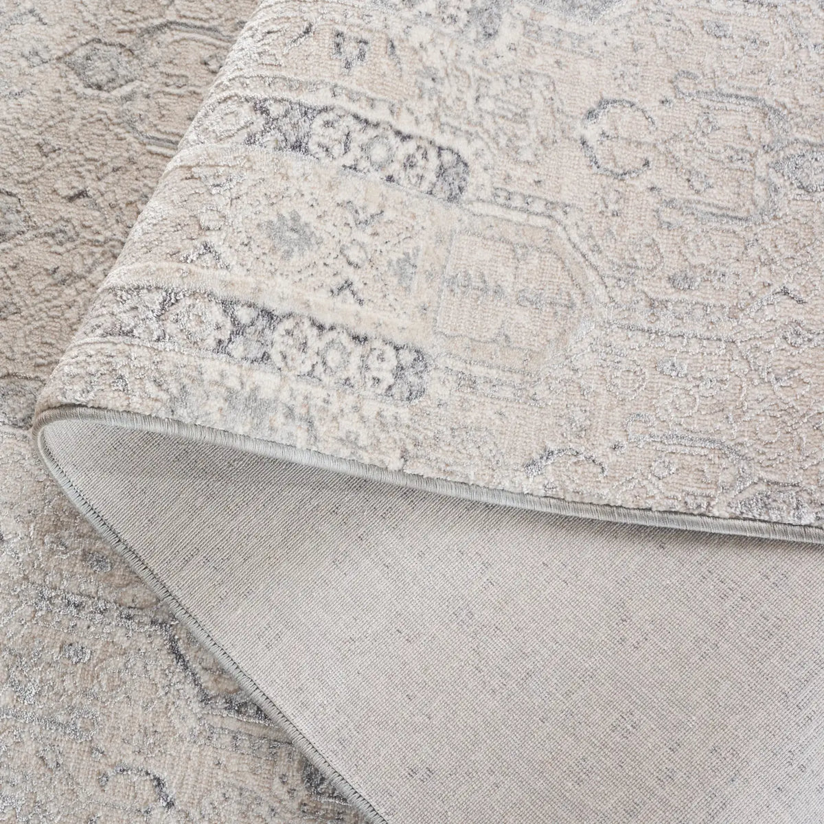Safavieh Martha Stewart Sabrina 2'-6" x 10'-0" Rug in Grey / Grey