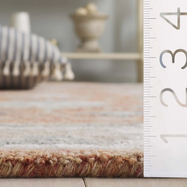Safavieh Heritage 4'-0" x 6'-0" Rug in Rust / Ivory