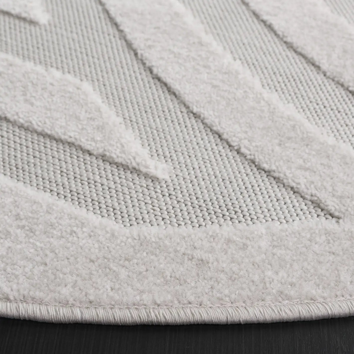 Safavieh Stella 6'-7" x 6'-7" Rug in Ivory