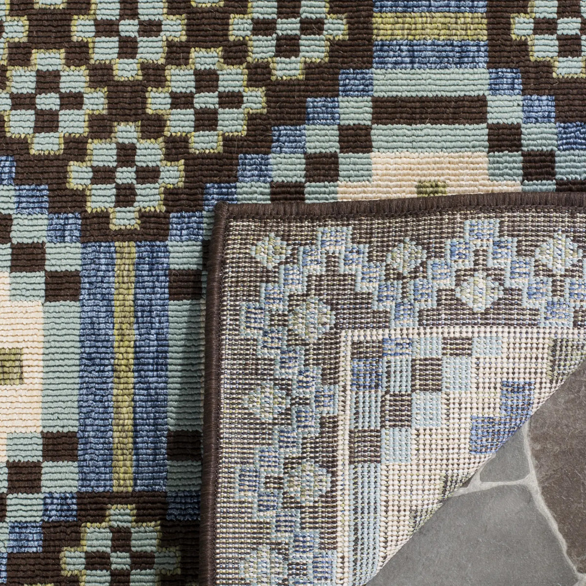Safavieh Veranda 5'-3" x 7'-7" Rug in Blue / Chocolate