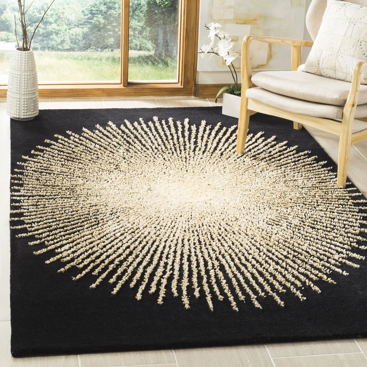 Safavieh Soho 3'-6" x 5'-6" Rug in Black / Beige