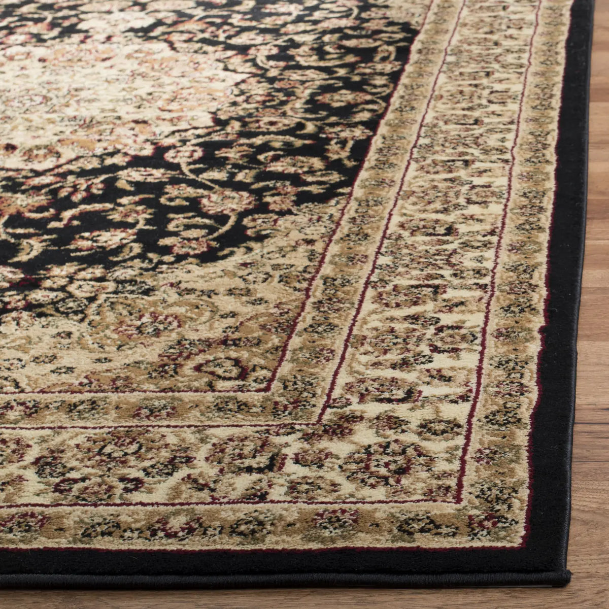 Safavieh Lyndhurst 5'-3" x 7'-6" Rug in Black / Ivory
