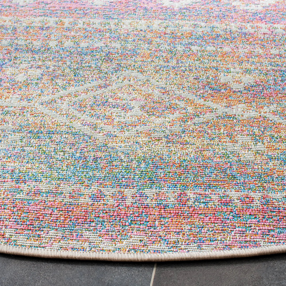 Safavieh Summer 6'-7" x 6'-7" Rug in Ivory / Pink