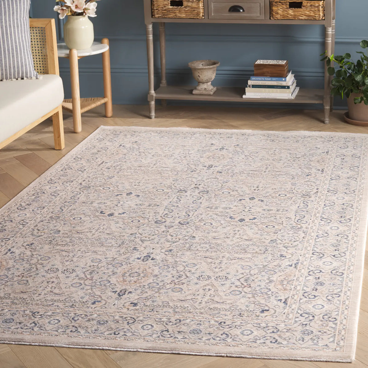 Safavieh Sutton 5'-0" x 8'-0" Rug in Beige / Navy