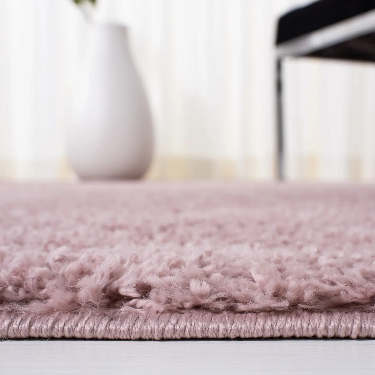 Safavieh August Shag 500 4'-0" x 6'-0" Rug in Pink