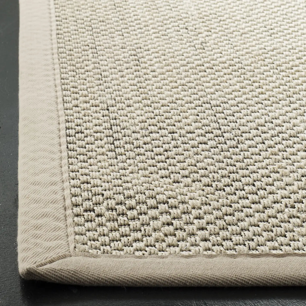 Safavieh Natural Fiber 4'-0" x 6'-0" Rug in Black / Ivory