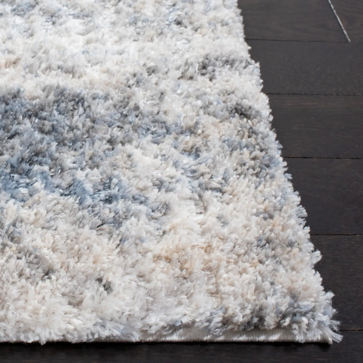 Safavieh Berber Shag 200 4'-0" x 6'-0" Rug in Ivory / Charcoal
