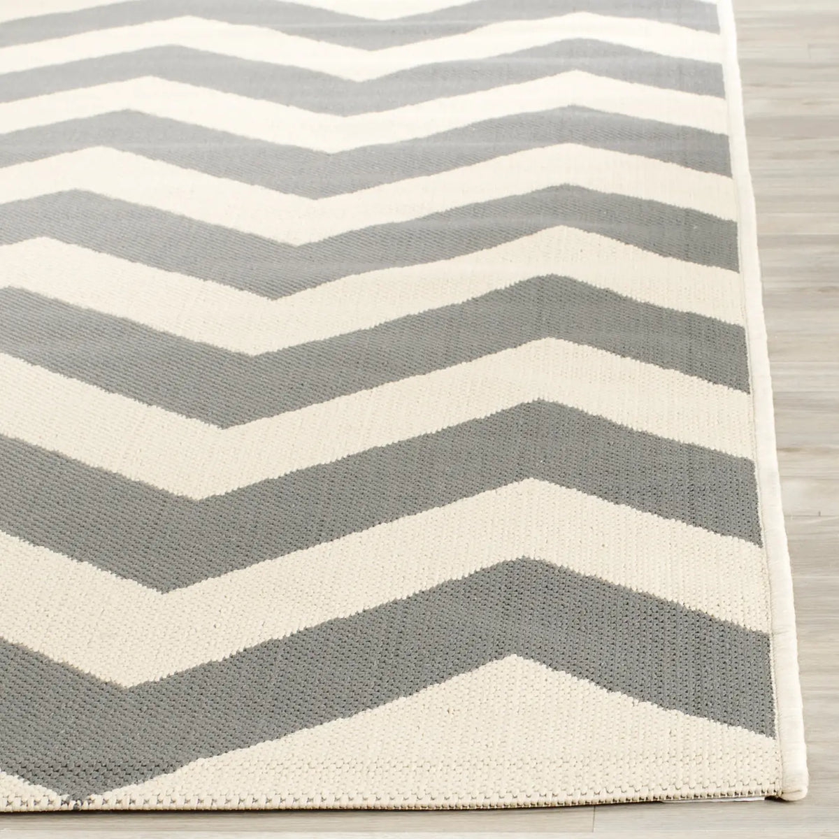 Safavieh Courtyard 6'-7" x 9'-6" Rug in Grey / Beige