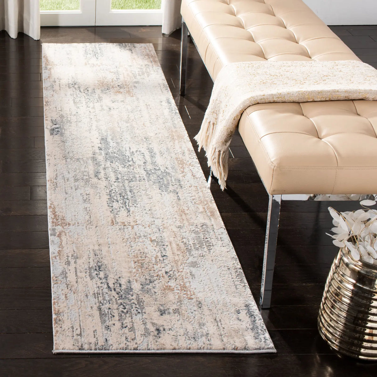 Safavieh Invista 2'-0" x 8'-0" Rug in Cream / Grey