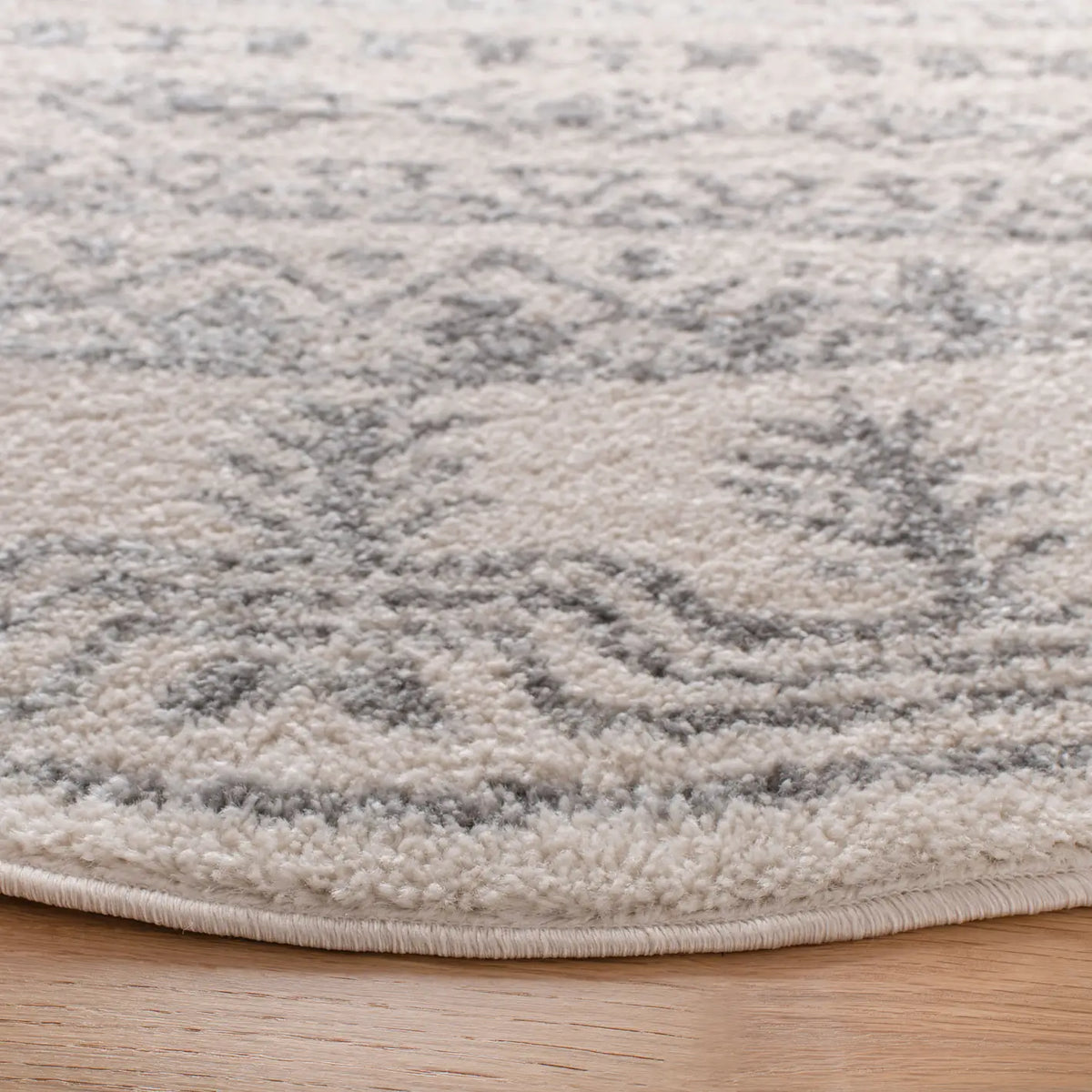 Safavieh Tulum 5'-0" x 5'-0" Rug in Ivory / Grey