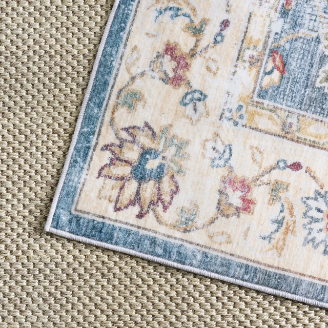 Safavieh Martha Stewart Washable 5'-0" x 7'-0" Rug in Green / Beige