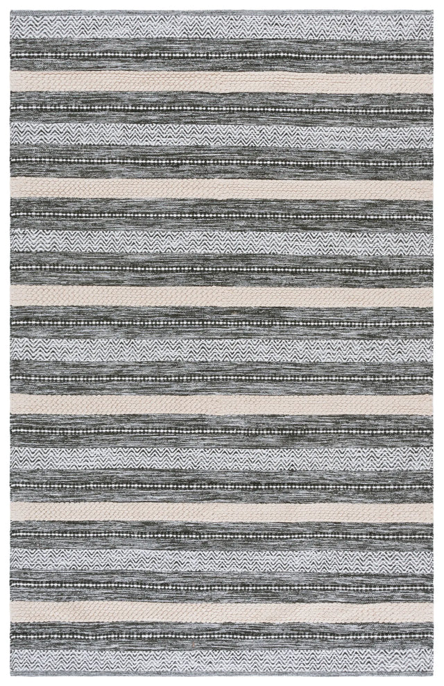 Safavieh Montauk 4'-0" x 6'-0" Rug in Green / Ivory
