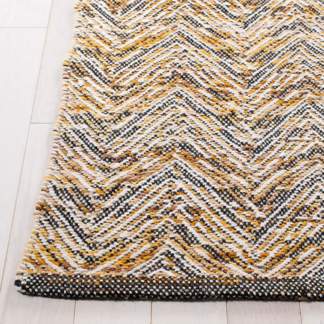 Safavieh Kilim 4'-0" x 6'-0" Rug in Gold / Black