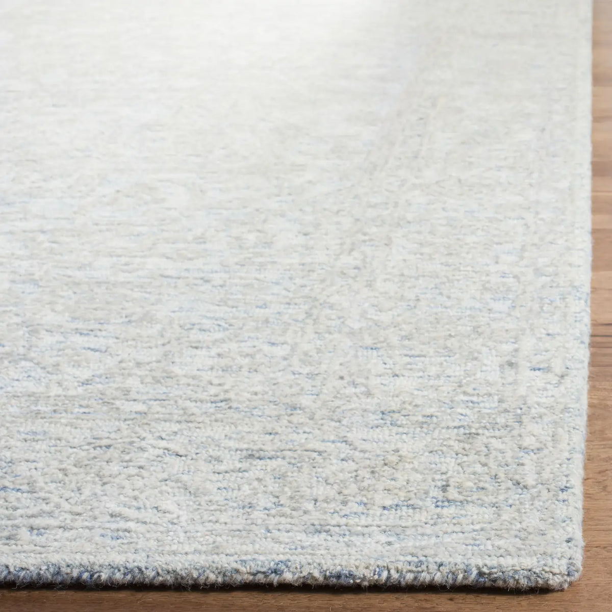 Safavieh Glamour 4'-0" x 6'-0" Rug in Blue / Ivory