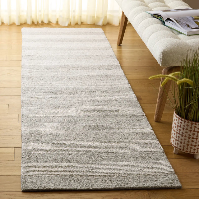 Safavieh Pine 2'-3" x 8'-0" Rug in Beige / Ivory