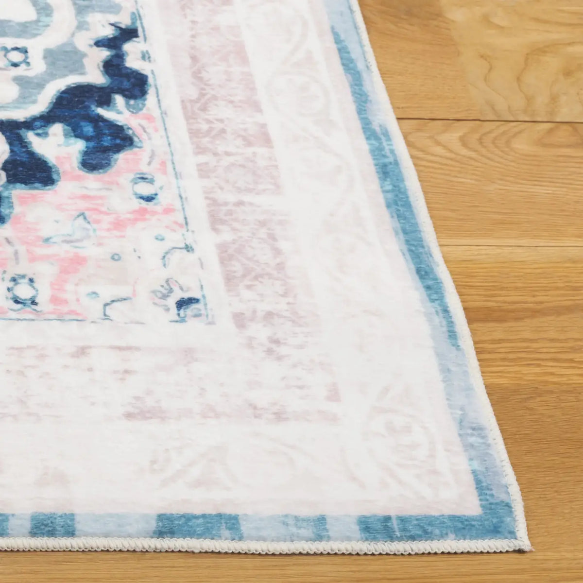 Safavieh Arizona 4'-0" x 6'-0" Rug in Ivory / Aqua