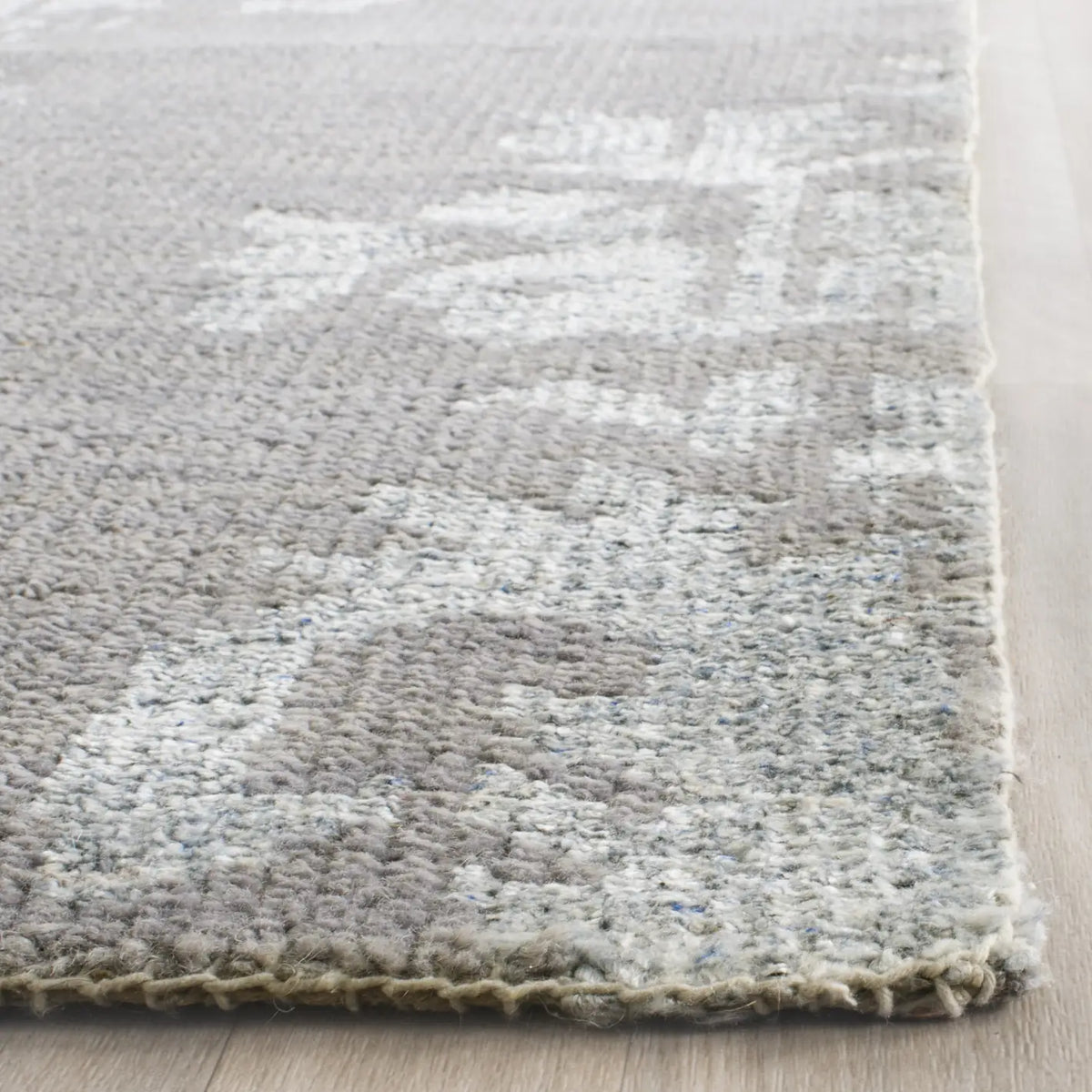 Safavieh Stone Wash 2'-6" x 8'-0" Rug in Grey