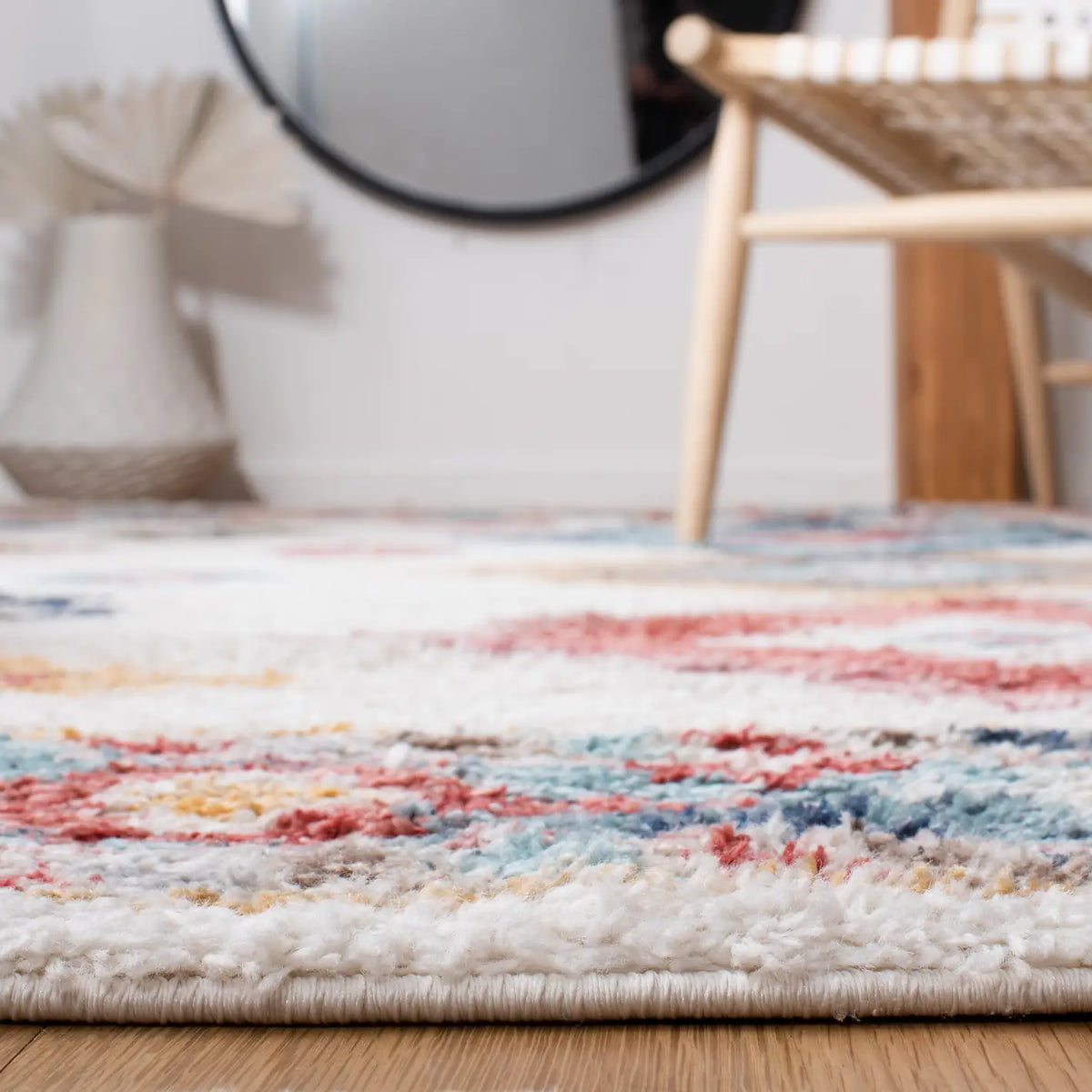 Safavieh Calista 4'-5" x 6'-5" Rug in Ivory / Blue
