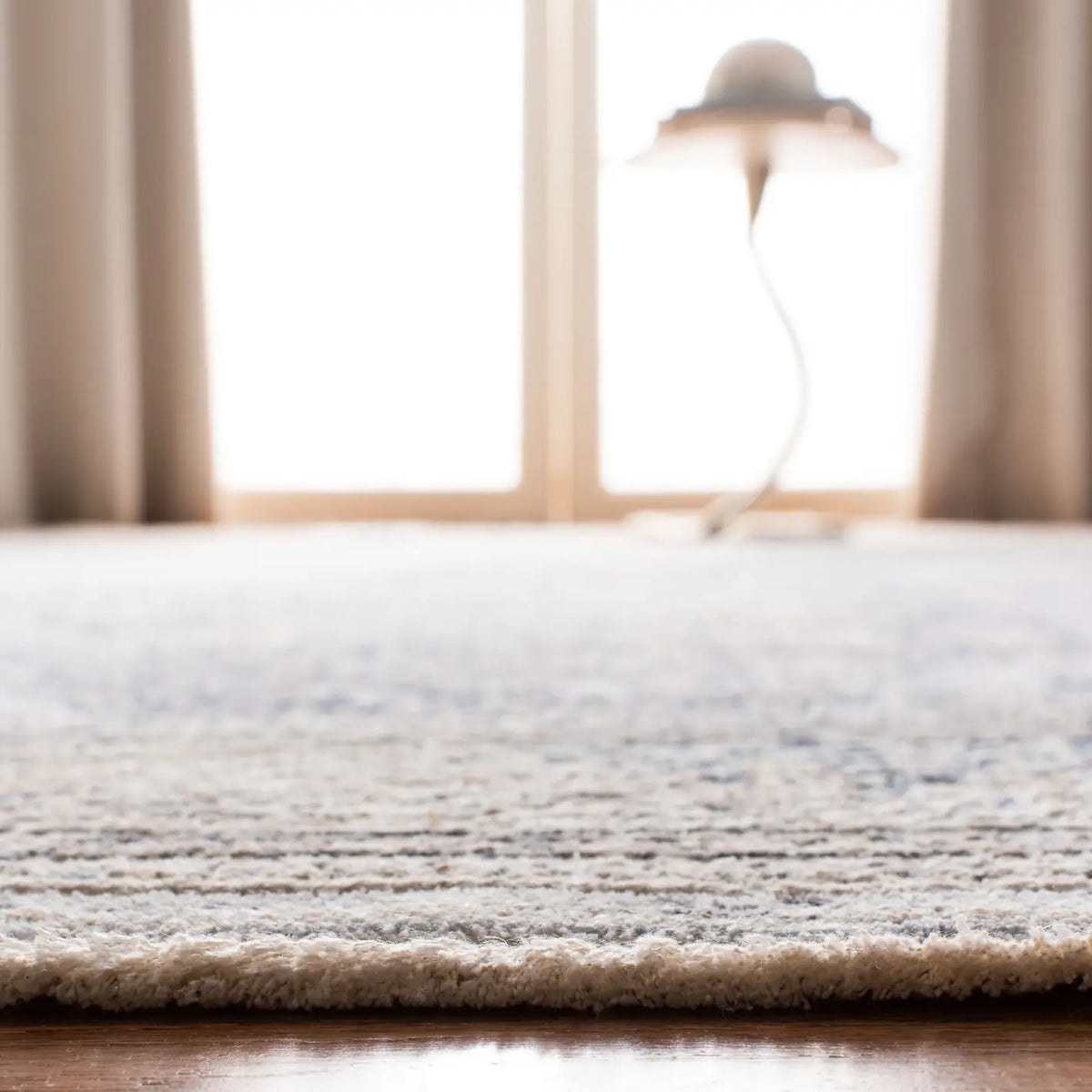 Safavieh Dream 5'-0" x 8'-0" Rug in Blue / Grey