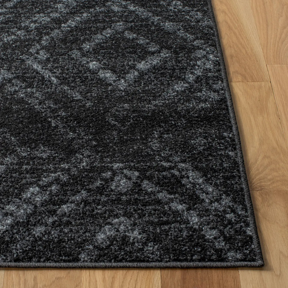 Safavieh Adirondack 4'-0" x 6'-0" Rug in Dark Grey / Grey