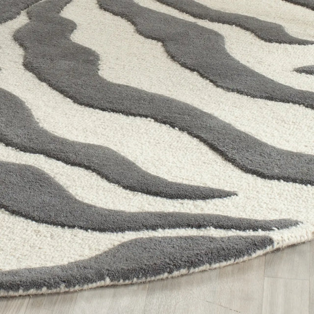 Safavieh Cambridge 6'-0" x 6'-0" Rug in Ivory / Dark Grey