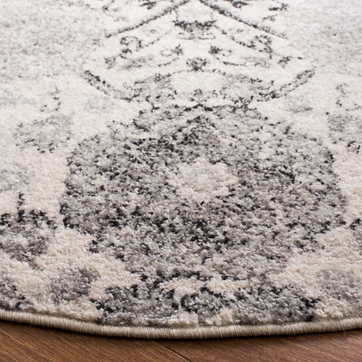Safavieh Madison 10'-0" x 10'-0" Rug in Cream / Silver