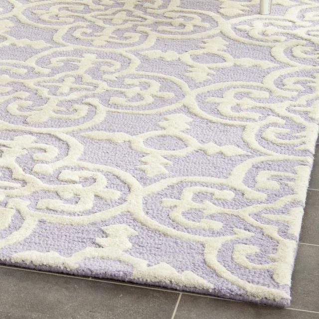 Safavieh Cambridge 4'-0" x 6'-0" Rug in Lavander / Ivory