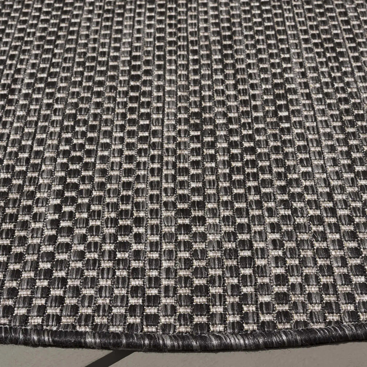 Safavieh Courtyard 10'-0" x 10'-0" Rug in Black / Beige