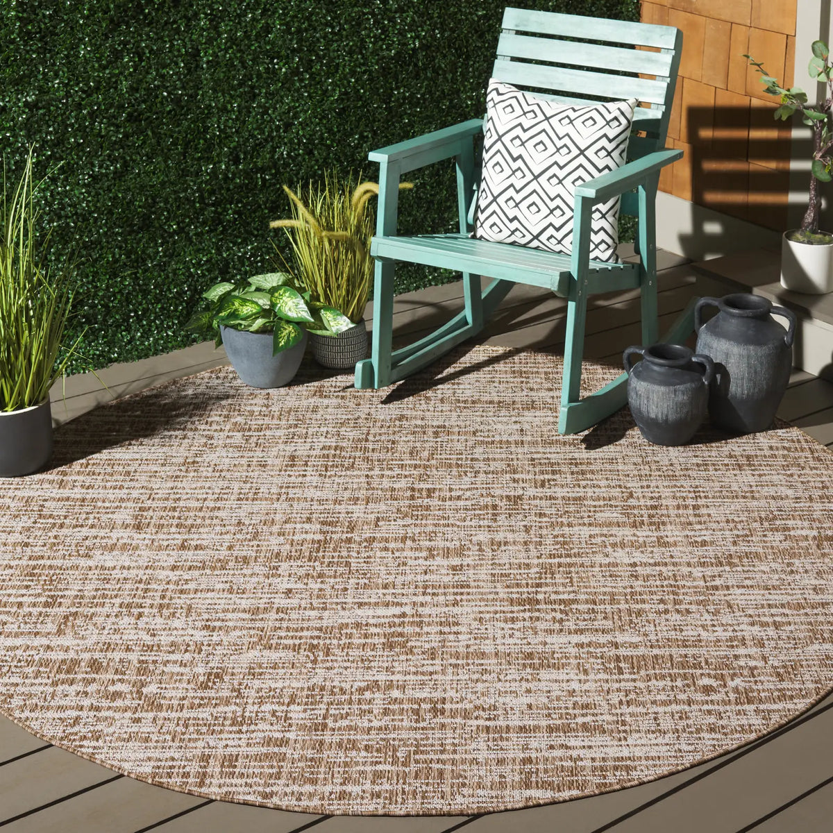 Safavieh Beach House 6'-7" x 6'-7" Rug in Brown / Ivory