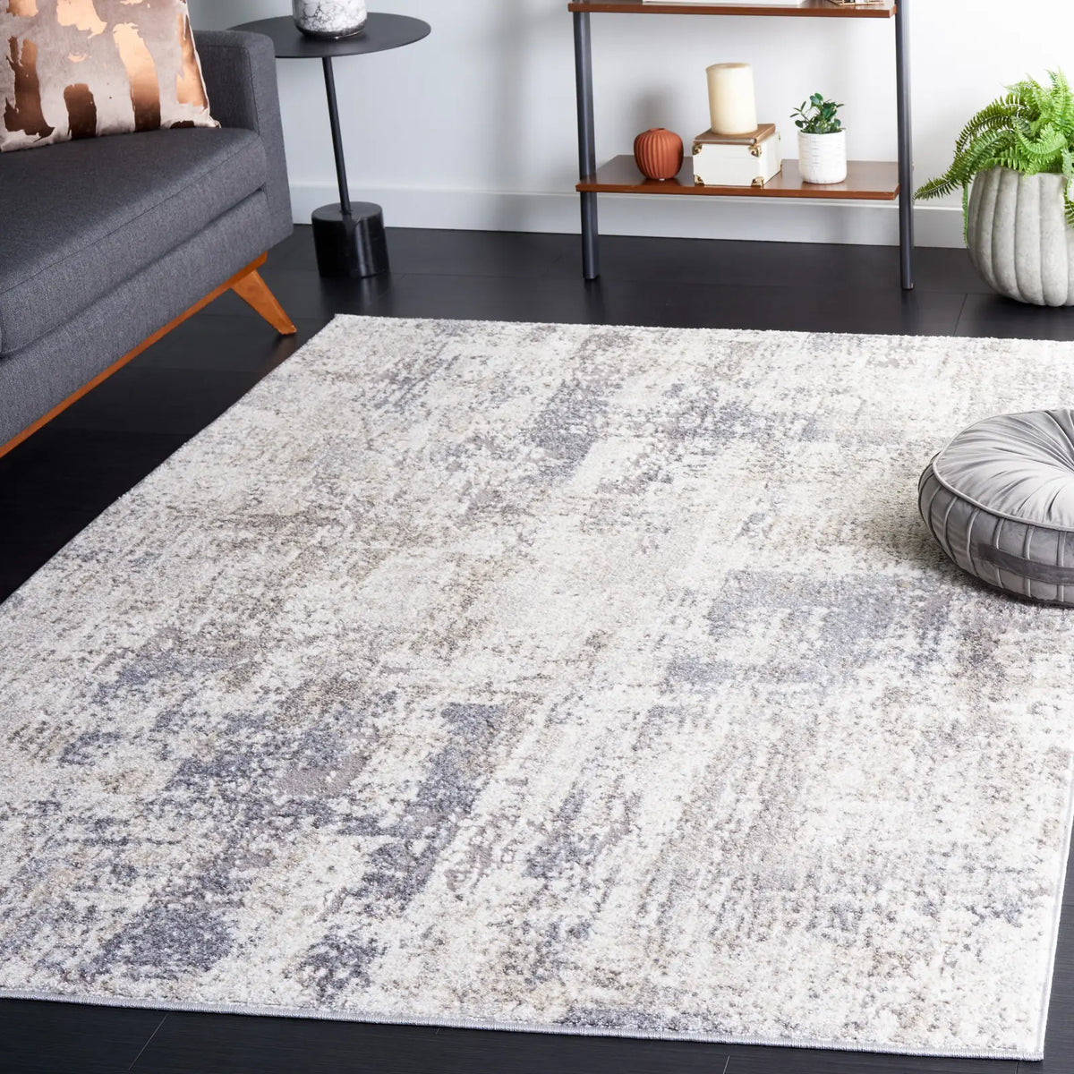 Safavieh Opal 4'-0" x 6'-0" Rug in Ivory / Grey