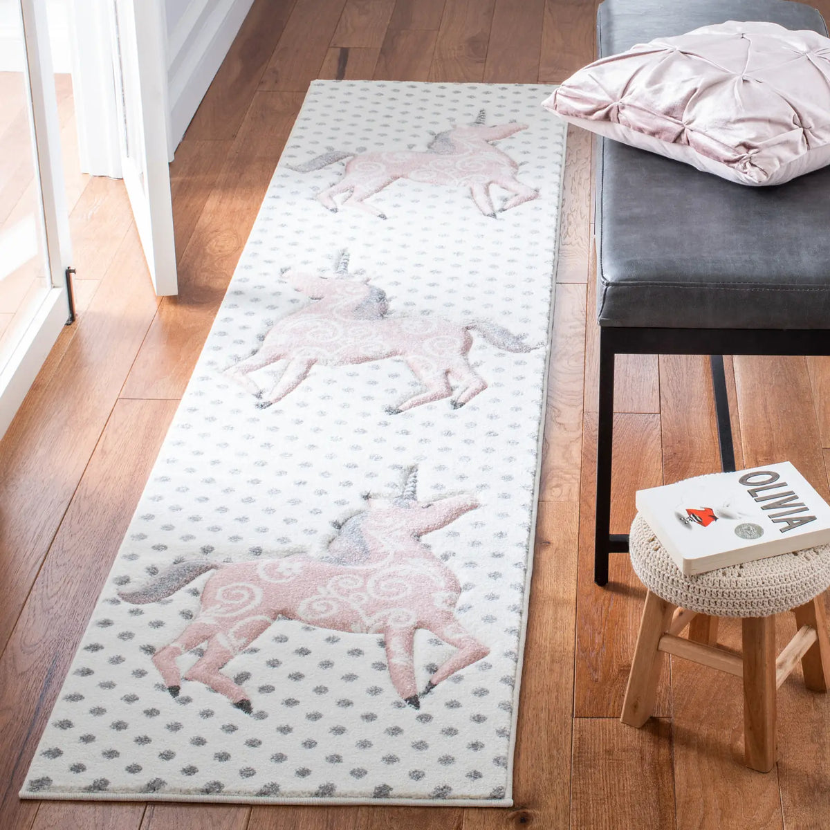 Safavieh Carousel Kids 100 2'-0" x 8'-0" Rug in Ivory Grey / Pink