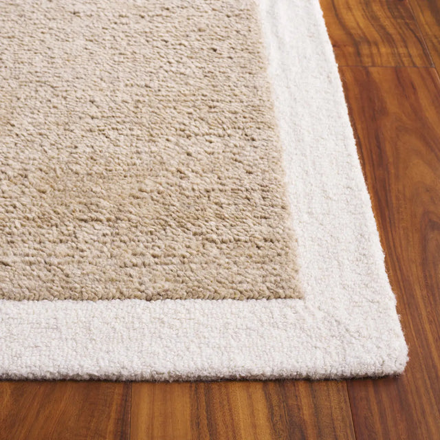 Safavieh Metro 4'-0" x 6'-0" Rug in Beige / Ivory