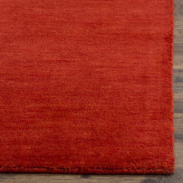 Safavieh Himalaya 4'-0" x 6'-0" Rug in Red